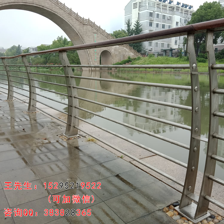 Colonne d'arrêt de rivière en acier inoxydable pour rail d'arrêt de rivière de Phoenix dans la ville de Taizhou