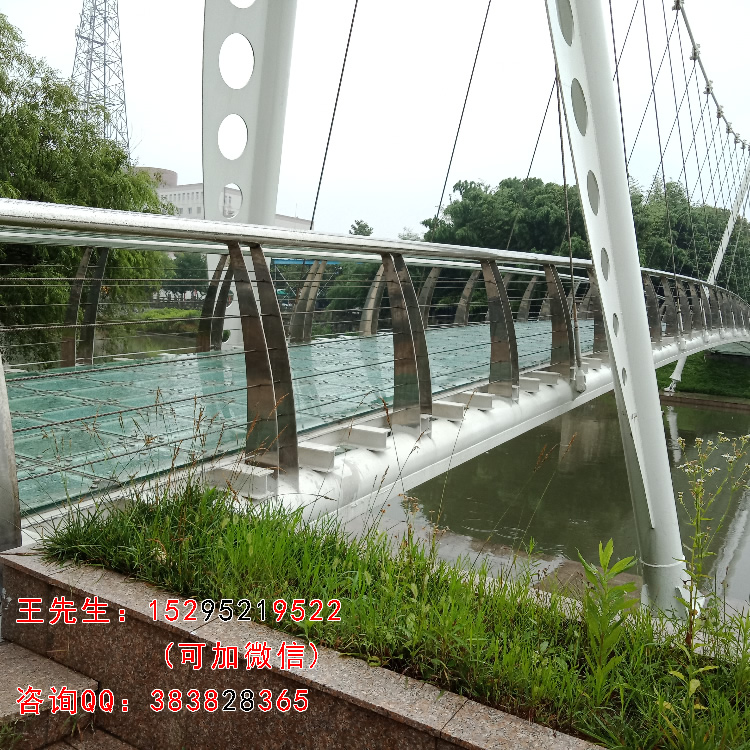 Poteaux de pont en acier inoxydable en cascade pour pont en verre de Taizhou